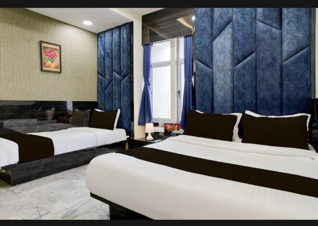 Hotel Shubham Inn Thaltej Ахмедабад Екстериор снимка
