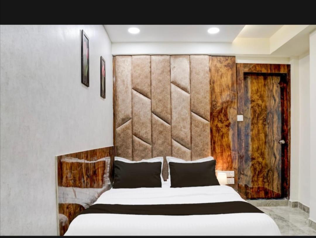 Hotel Shubham Inn Thaltej Ахмедабад Екстериор снимка