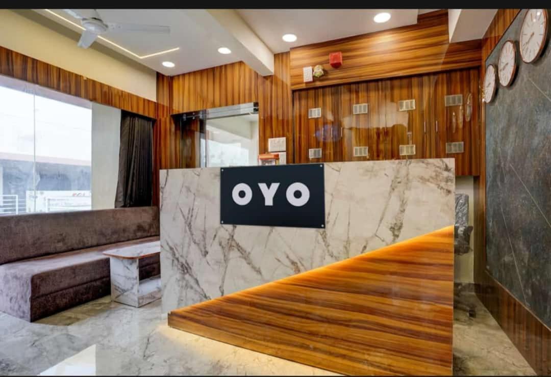 Hotel Shubham Inn Thaltej Ахмедабад Екстериор снимка